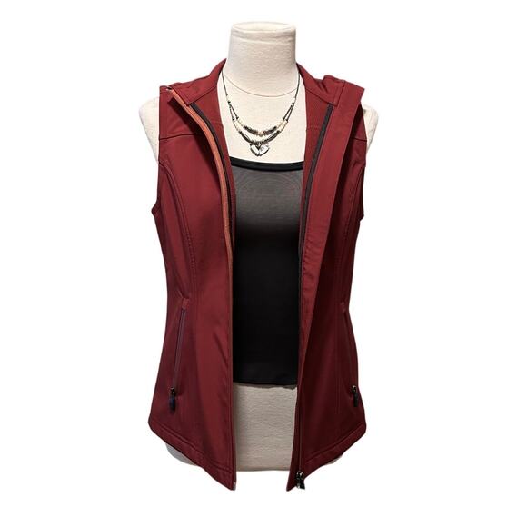 Shyanne Women's Softshell Zip Vest, Red, Size XS - Western Style - Picture 1 of 13